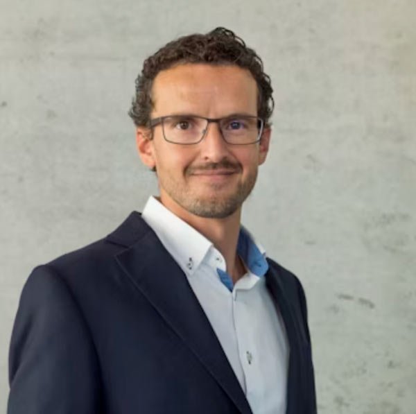 Dr. Karl Kössler
